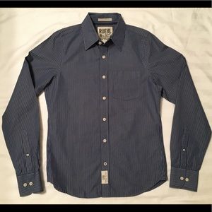 Men’s Ruehl NO. 925 dress shirt.